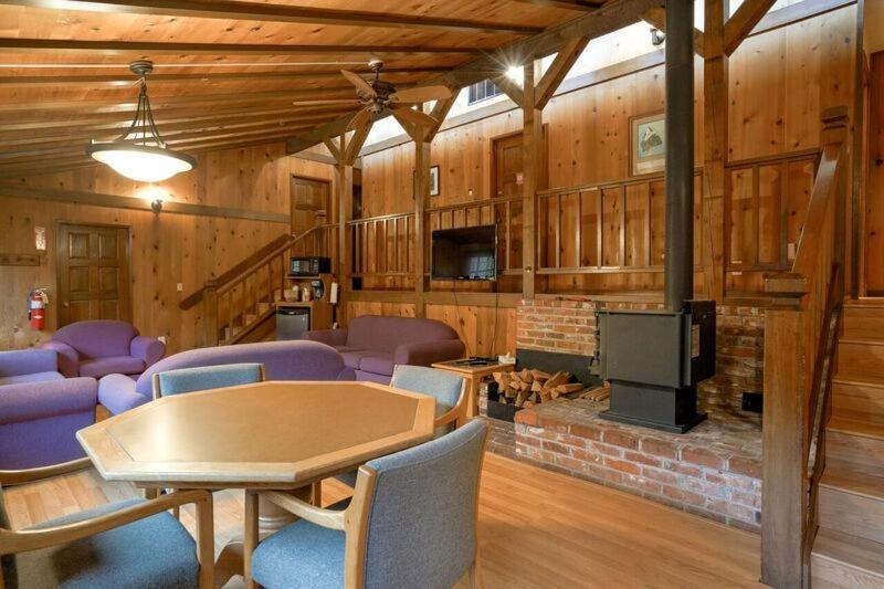 Silver Falls Lodge & Conference CenterSublimity エクステリア 写真