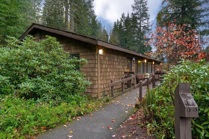 Silver Falls Lodge & Conference CenterSublimity エクステリア 写真